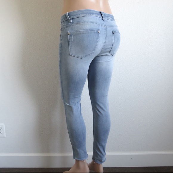 DEMOCRACY WOMEN DENIM JEANS STRETCH AND SLIGHTLY DISTRESSED SIZE 6 COLOR BLUE - Picture 3 of 4